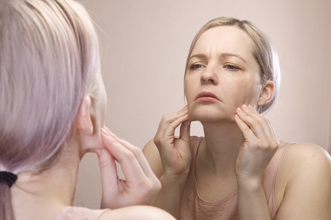 プラセントレックス、ヒトプラセンタジェルの効果で顔のたるみ改善